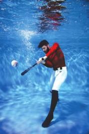水中打棒球也如此清晰。